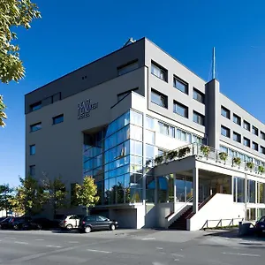 Penz West Hotell